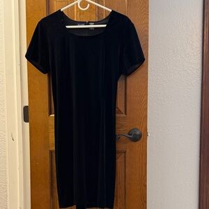 Hillard & Hanson Elegant Black Midi Dress